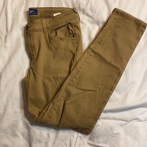 Old Navy Mid-Rise Rockstar Jeans in Creme Caramel